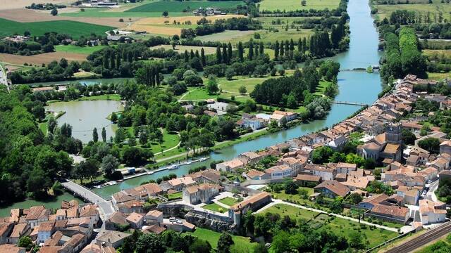 View over the Charente at Saint Savinien - ©FDHPA17